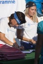 Hunger Run (Rome) - WFP - Two girls at the bench of the inscriptions